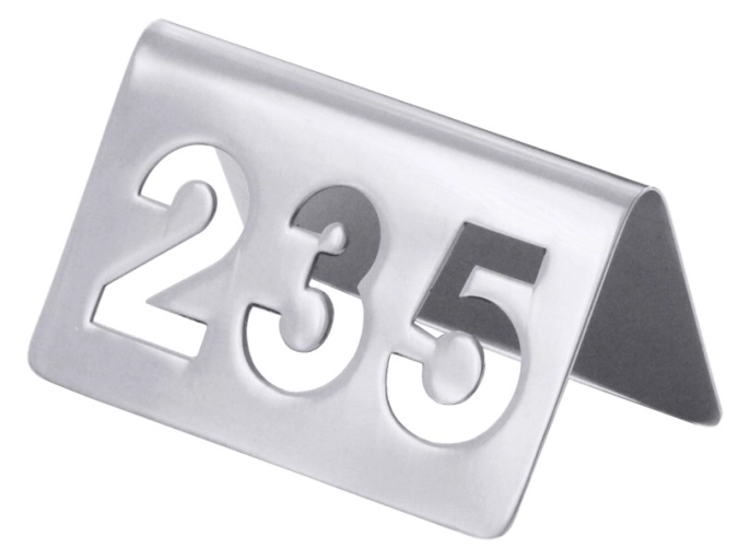 Tischnummernschild dreistellig mit ausgestanzten Ziffern ab