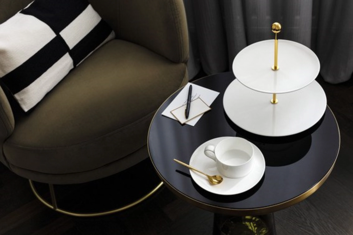 MetroChic blanc Gifts Étagère