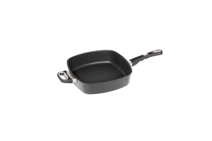 Poêle d'angle 28x28cm : H7cm a. poignée et manche