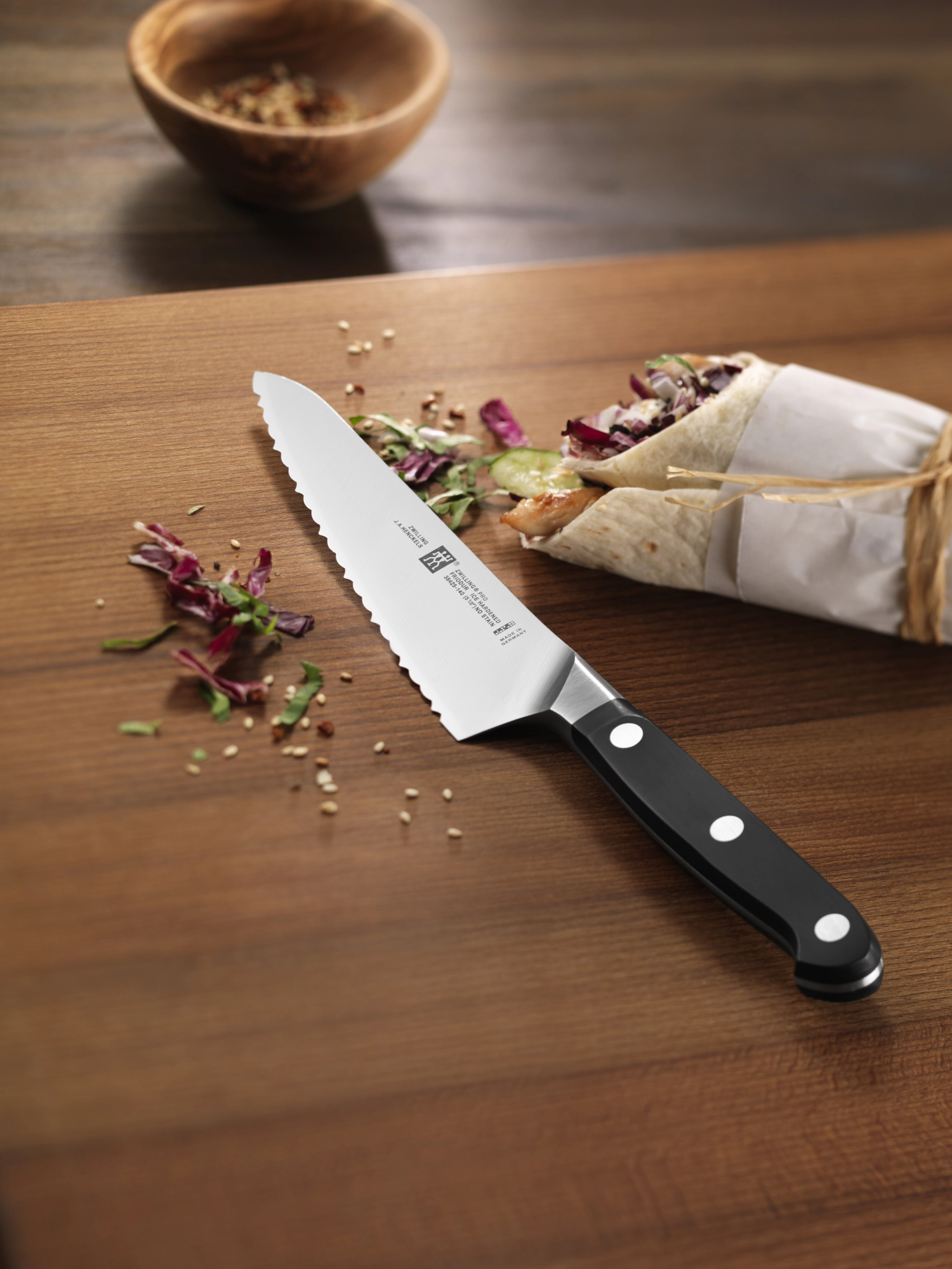 Zwilling pro ladies knife à lame crantée, 140 mm