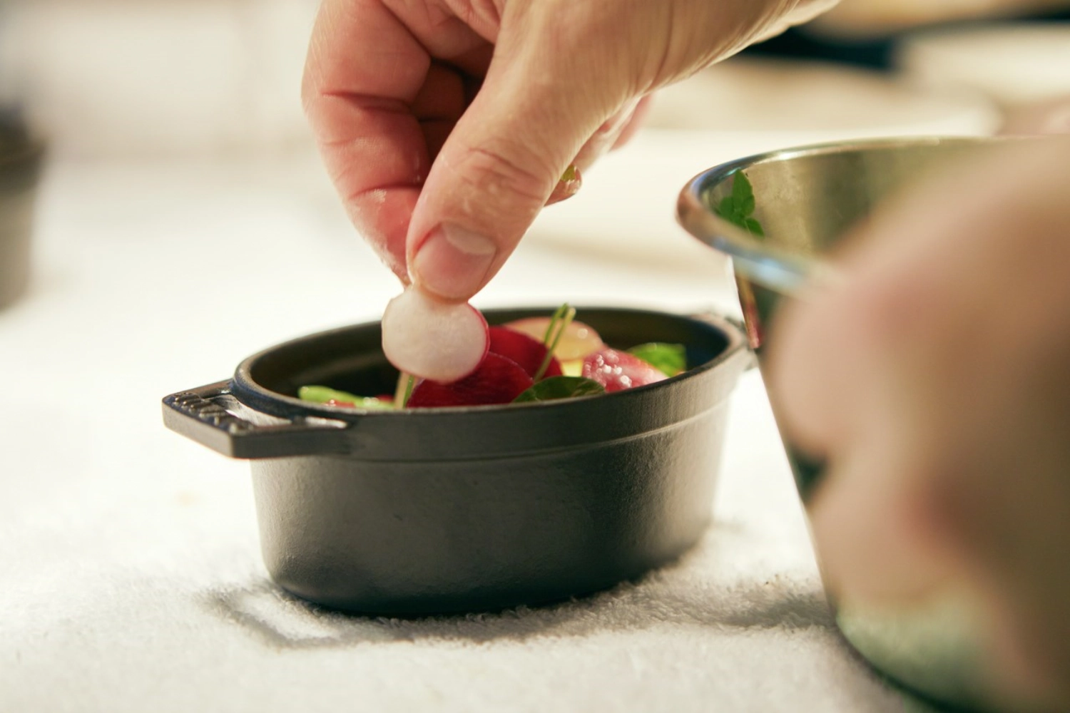 Mini cocotte 11 cm, ovale, noir, fonte 0.25l