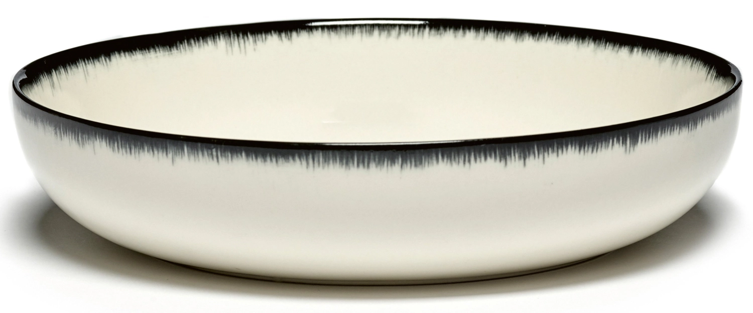 Ann Demeulem. Assiette haute D18,5cm Dé Off-White Black Var