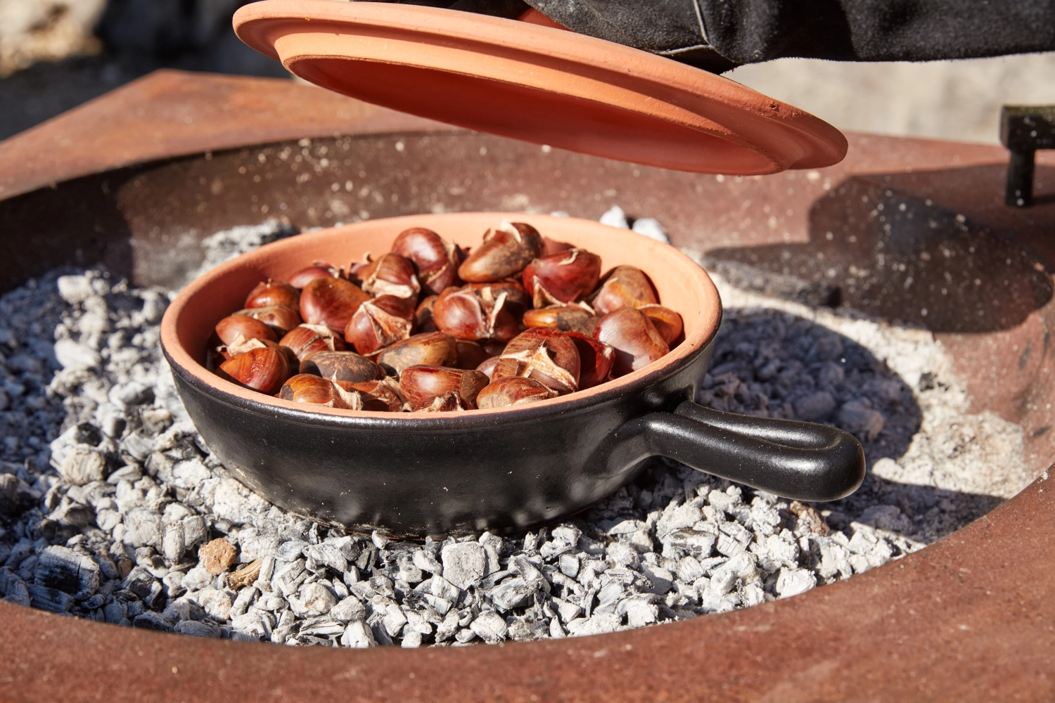 Grill me poêle à marrons,Ø26cm,couvercle pour garder au chau