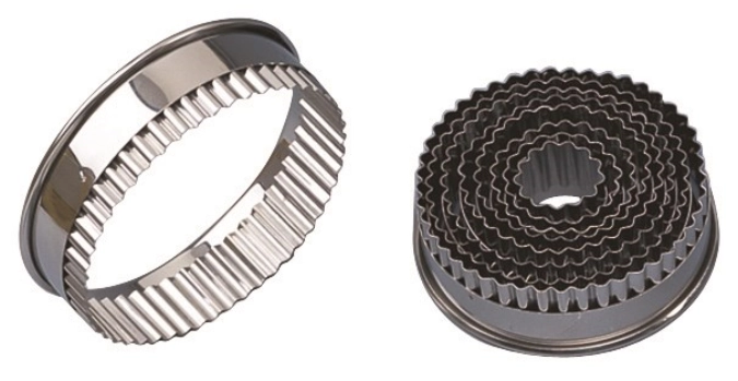Set de 12 emporte-pièces rond dentelé