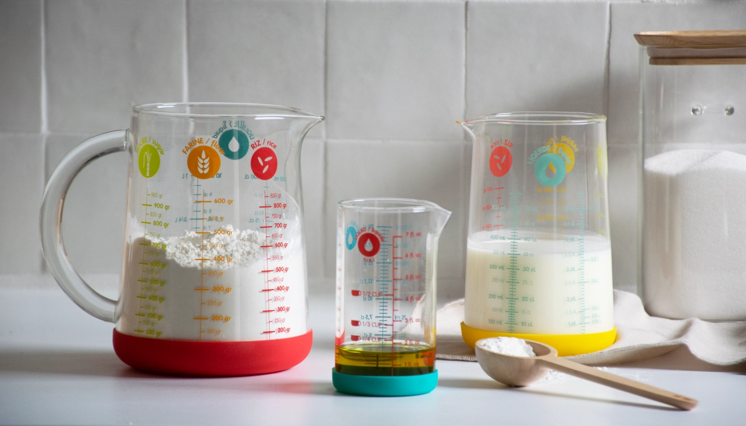 Verre doseur avec fond en silicone