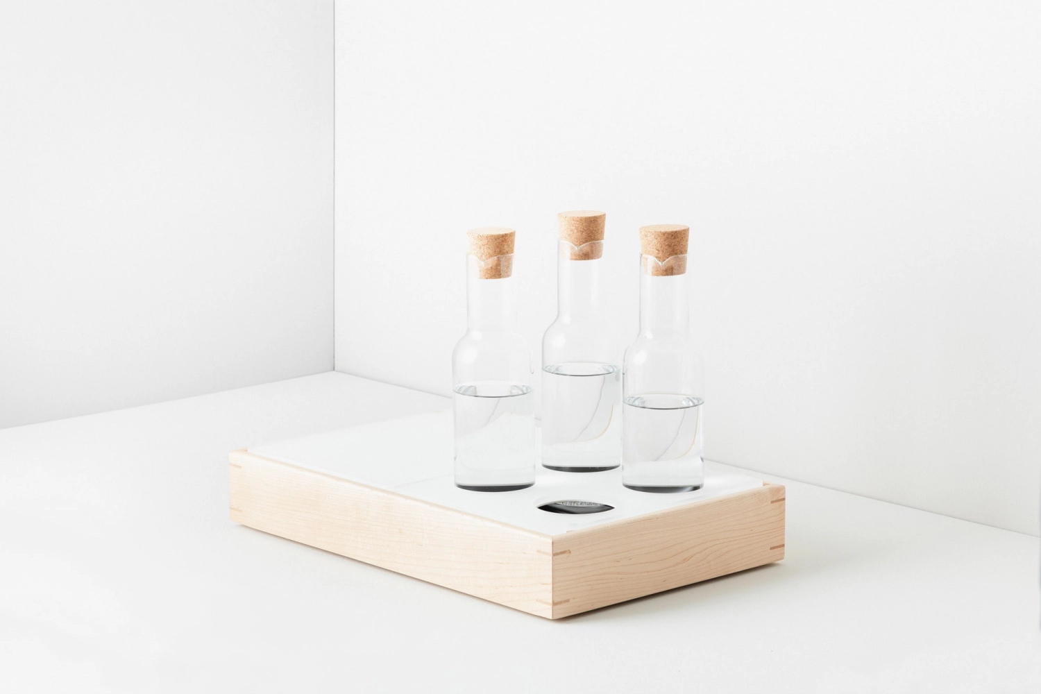 En Scene GN 1/2 Tablett für 4 Glaskaraffe/Flasche