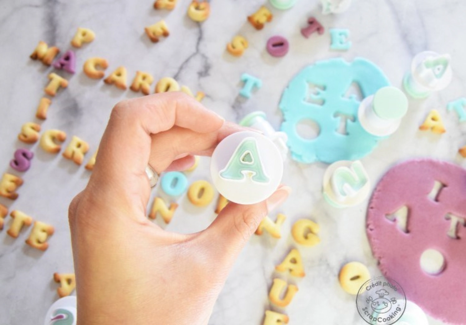 Set de 36 tampons à découper lettres et chiffres