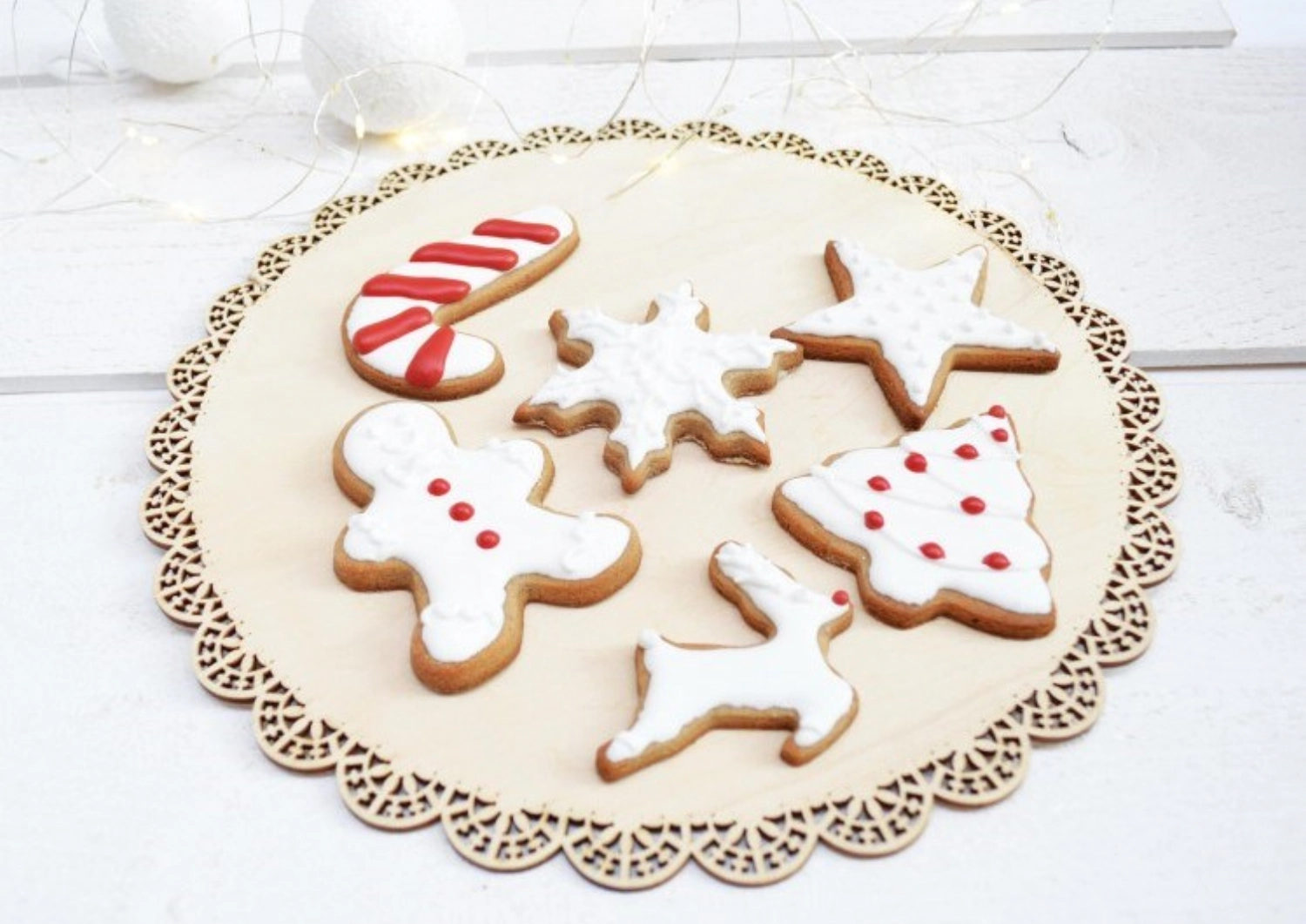 3 découpoirs inox dorés flocons/ sapin/ renne