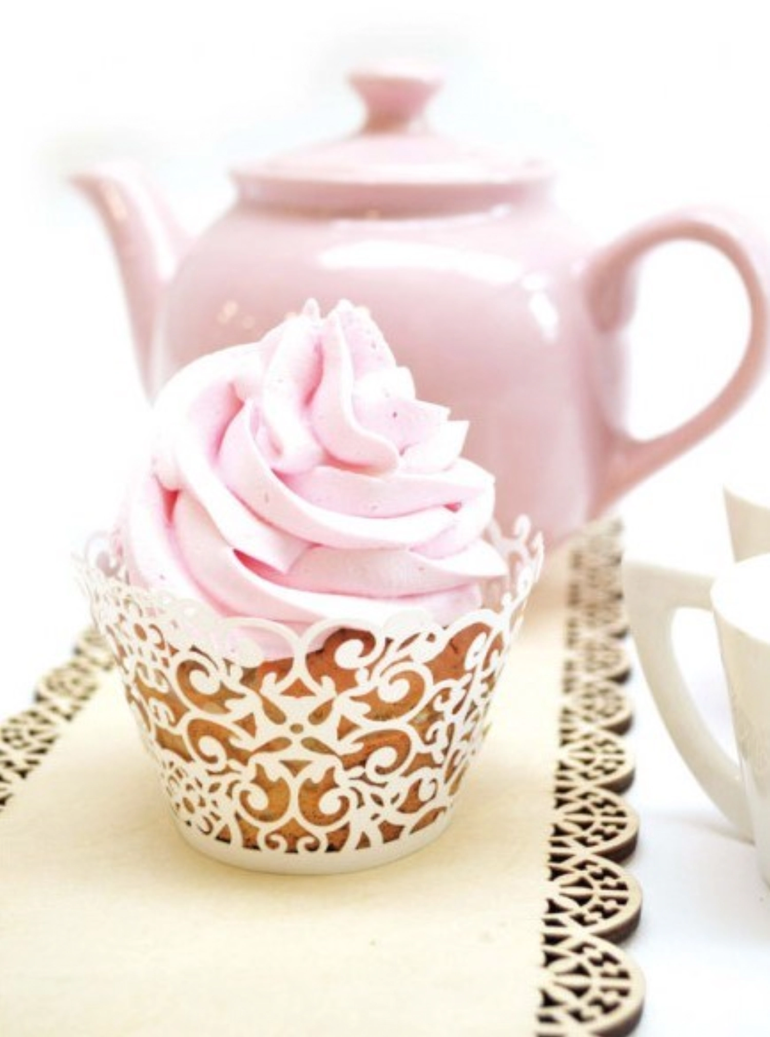 12 contours pour cupcakes dentelle