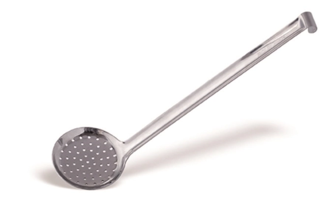 Ecumoire monobloc 14 cm