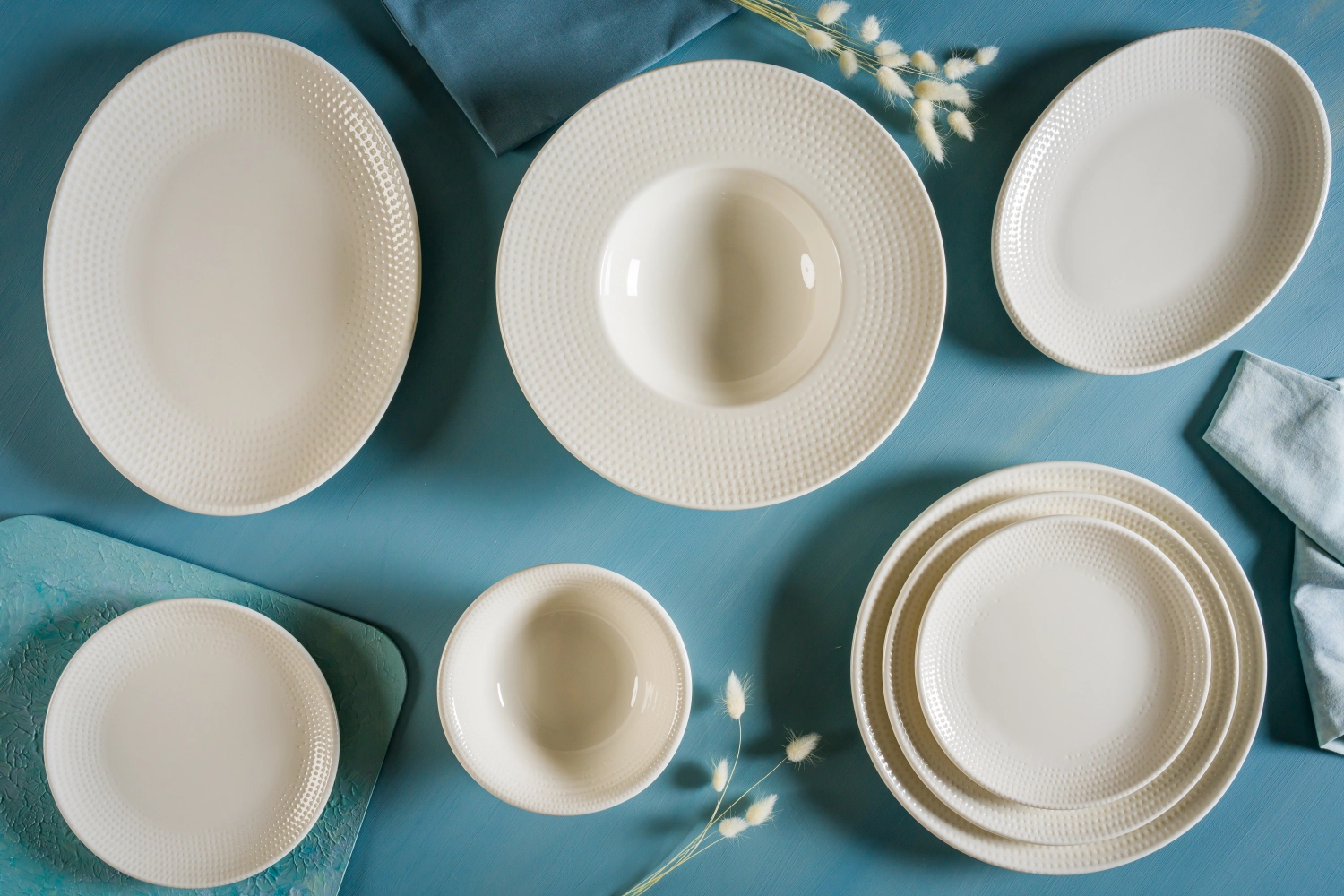 Assiette ovale Pure Dot Moove 31x24cm