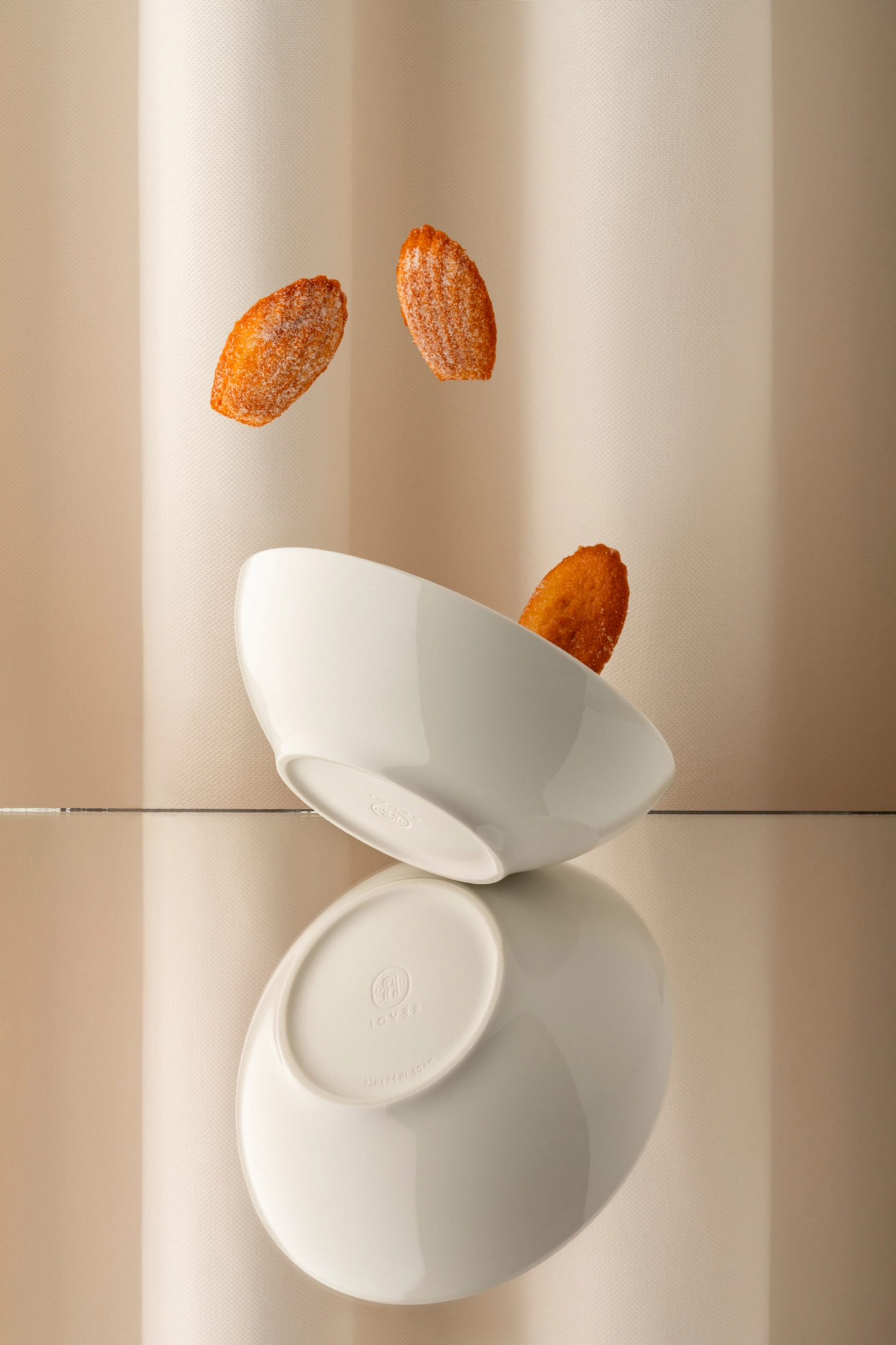 Madeleine tasse à thé avec soucoupe