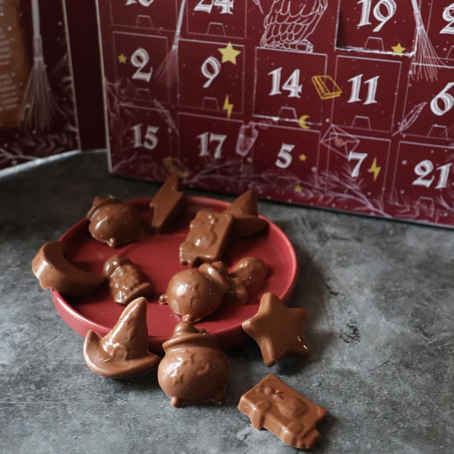 Adventskalender mit Schokogiessformen Zauberer