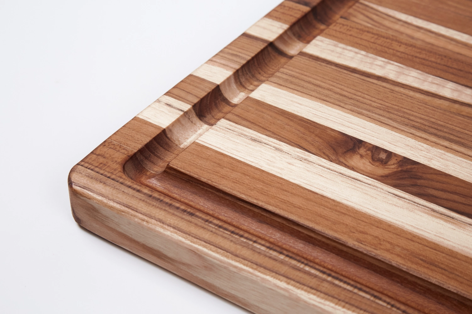 Scandi Servierbrett Grill mit tiefer Saftrille