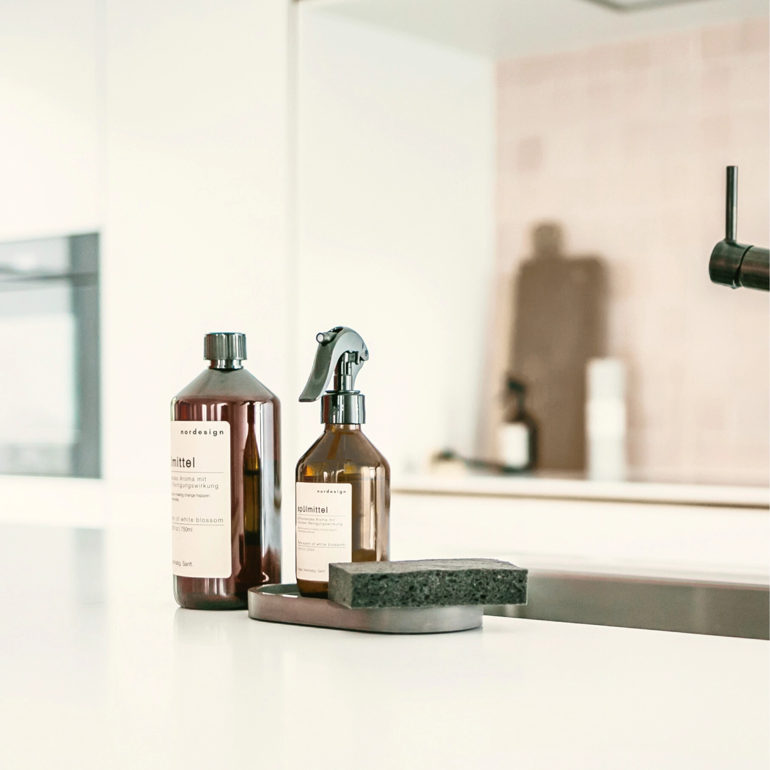 Recharge liquide vaisselle notes of white blossom 730ml