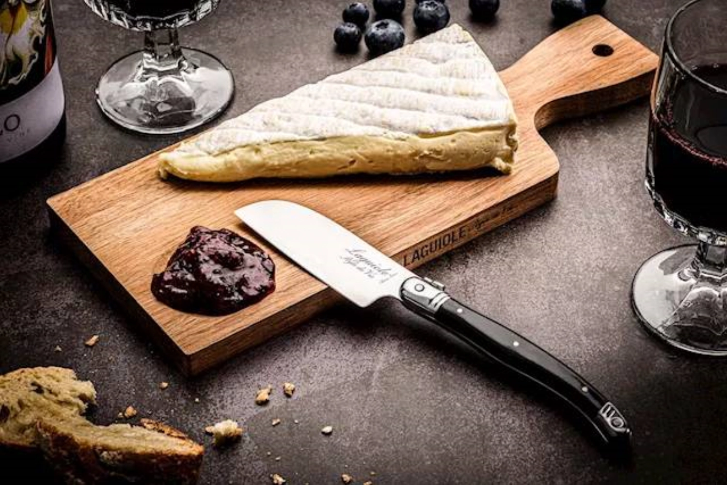 Couteau à fromage Santoku avec planche de service en acacia