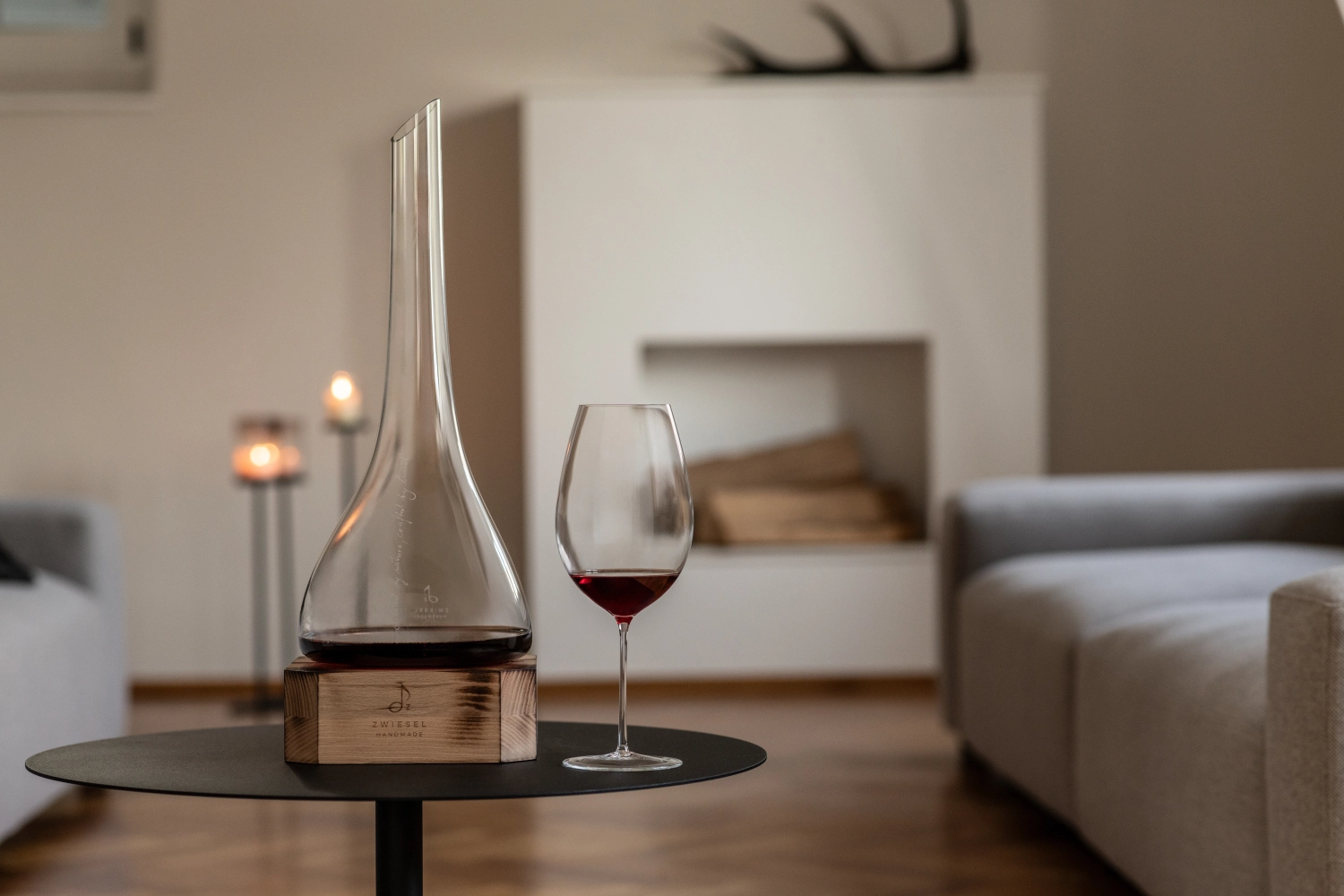 Iconics Dekanter m. Holzsockel