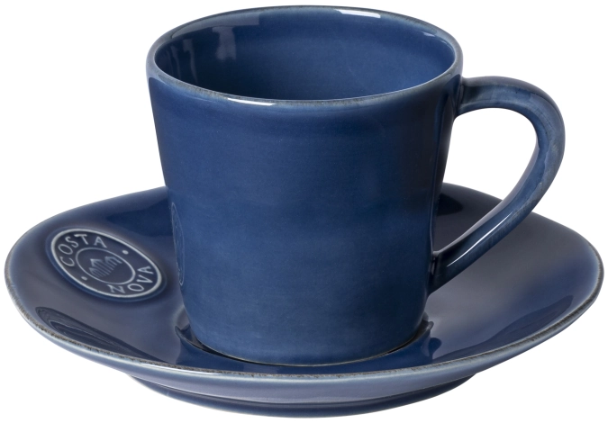Nova tasse à thé avec soucoupe