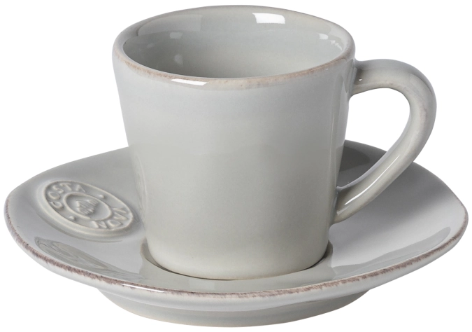 Nova tasse à café avec soucoupe