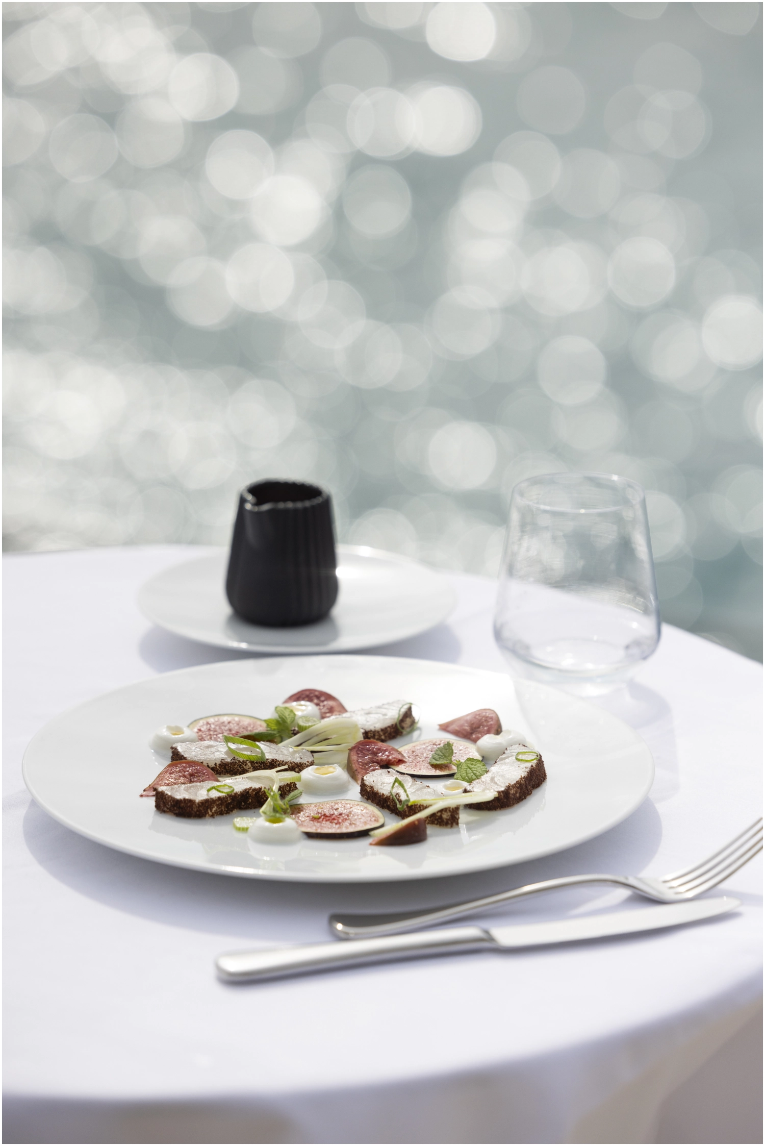 Page Blanche assiette plate