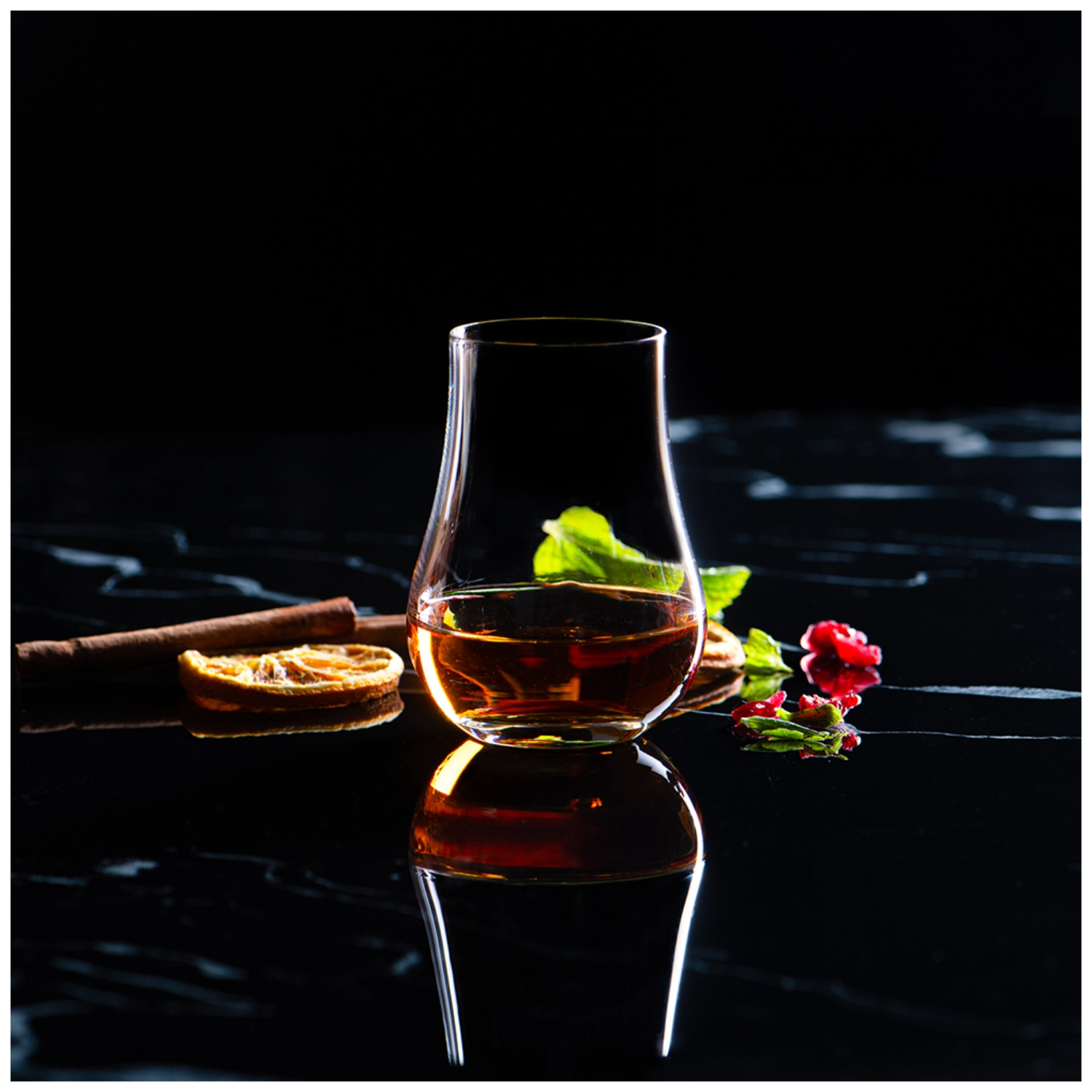 Bar & Lounge Islay Spirituosenglas