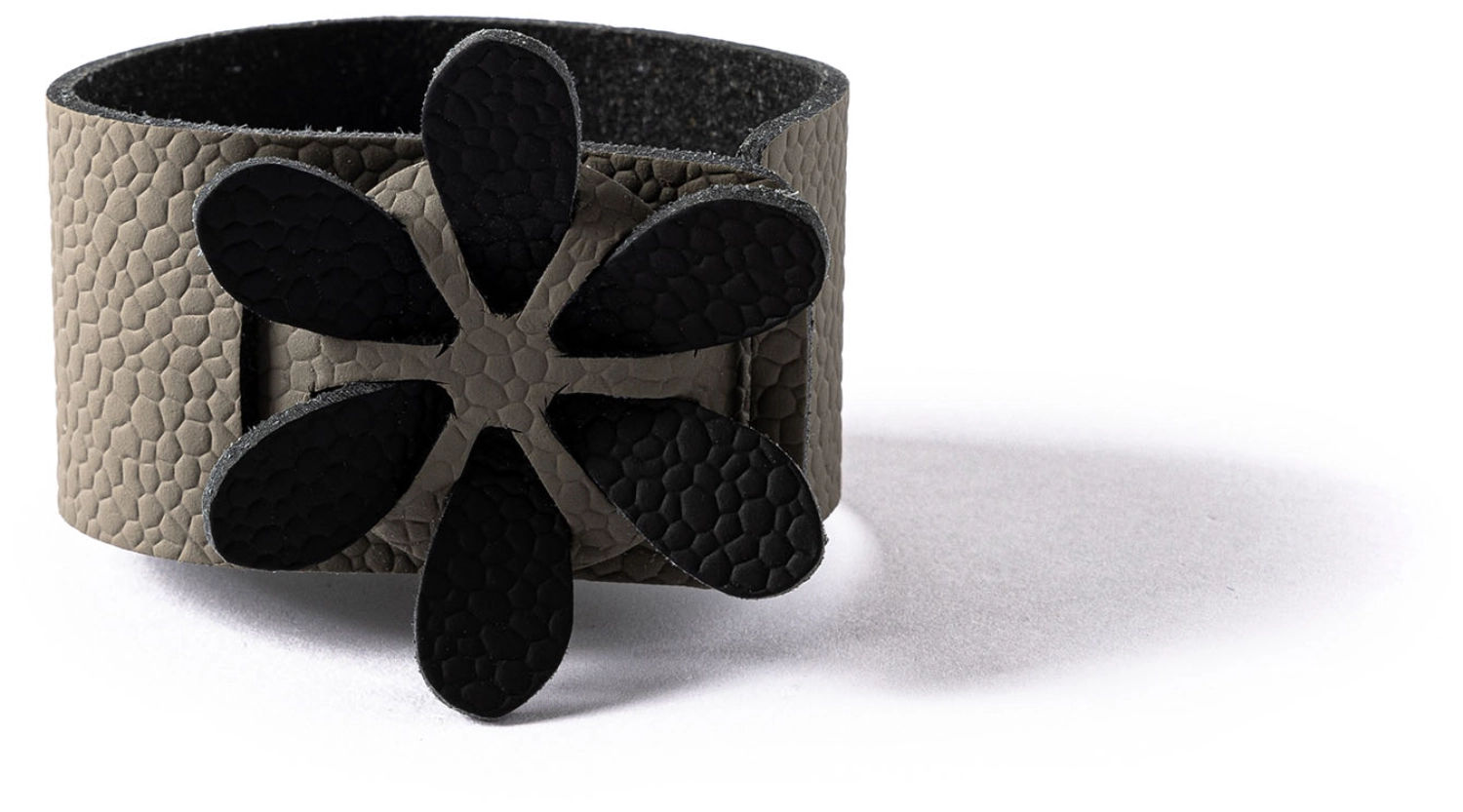 Rond de serviette fleur gris