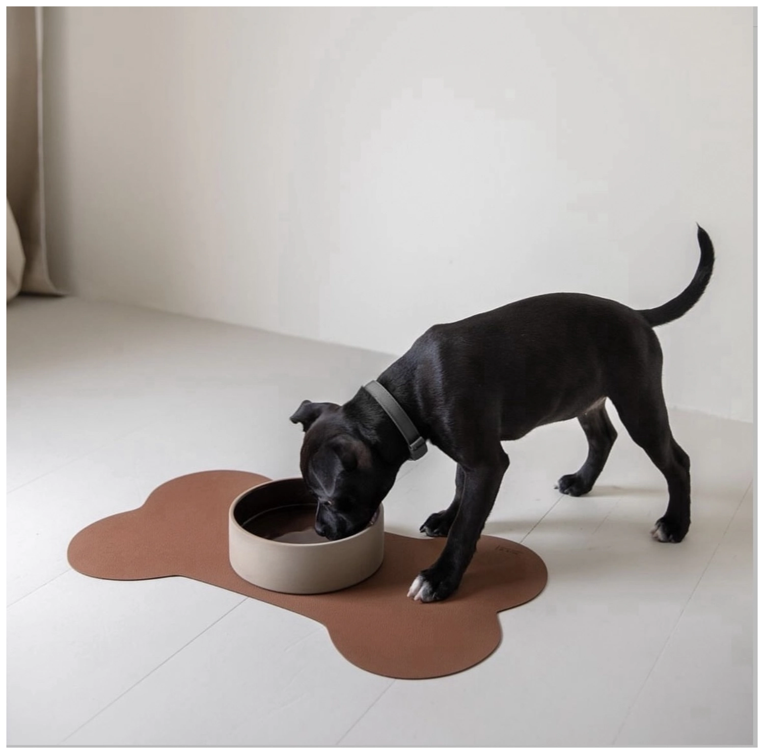 Tapis pour gamelle chien 45x27cm S cognac