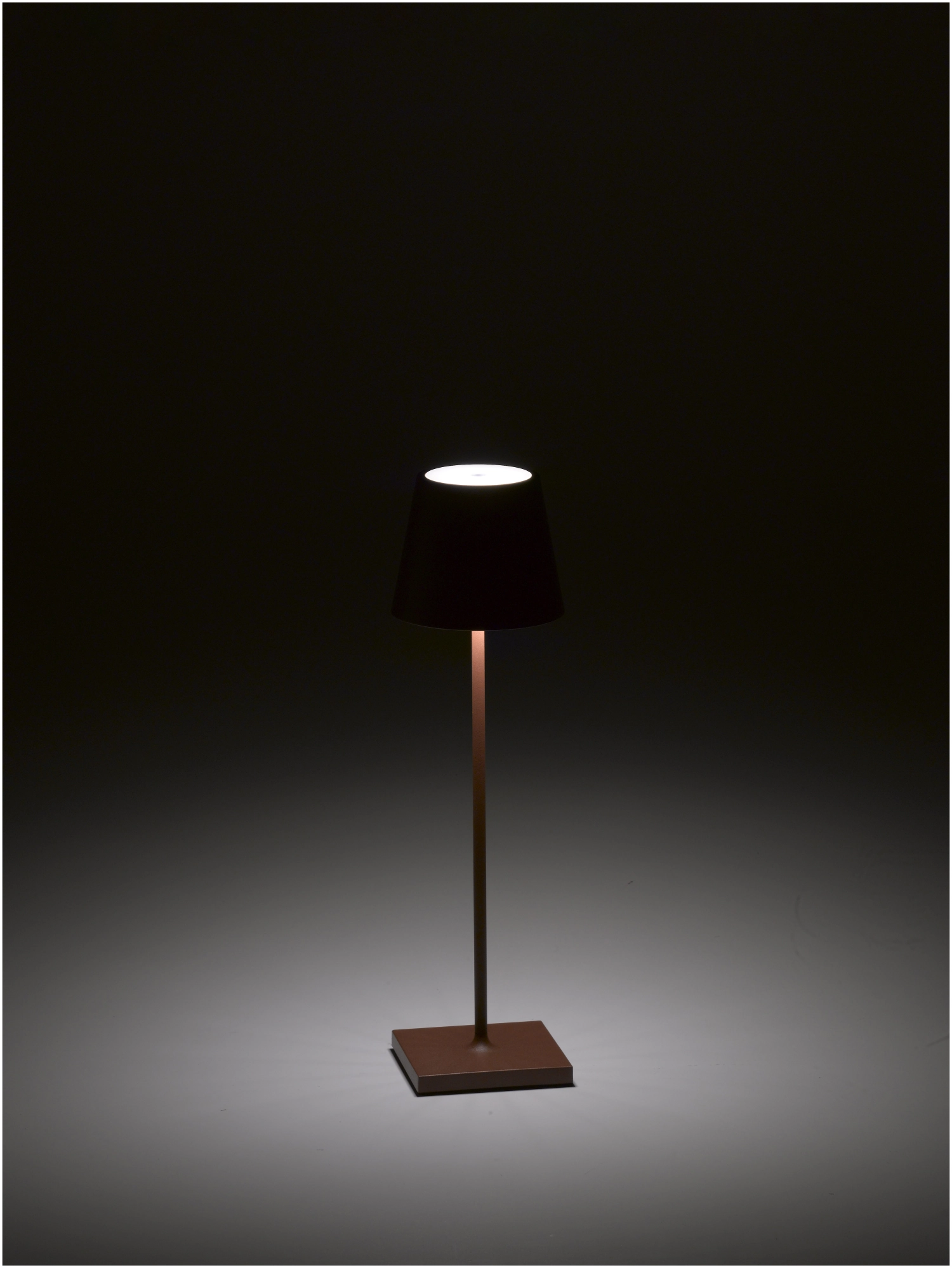 Poldina Pro Tischlampe