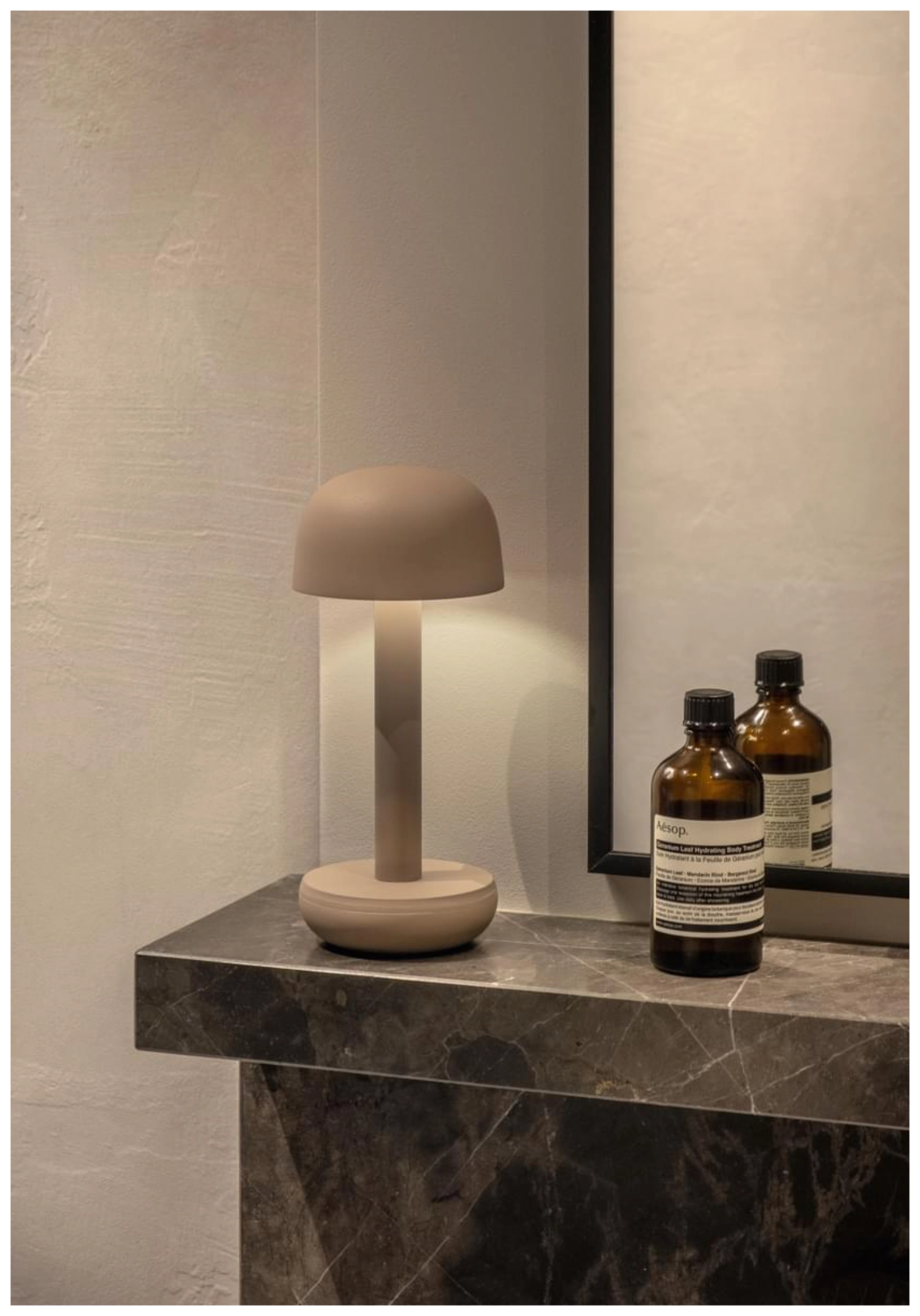 Two Tischlampe V2